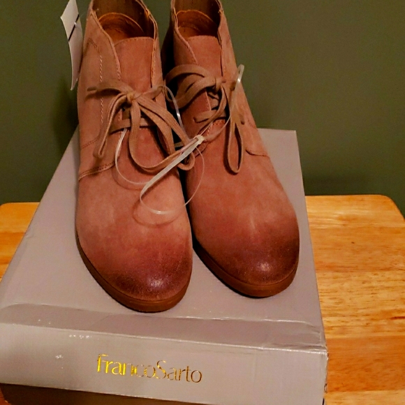 Franco Sarto Shoes - Franco Sarto Ankle Bootie. Tie up front Sz 10m NEW